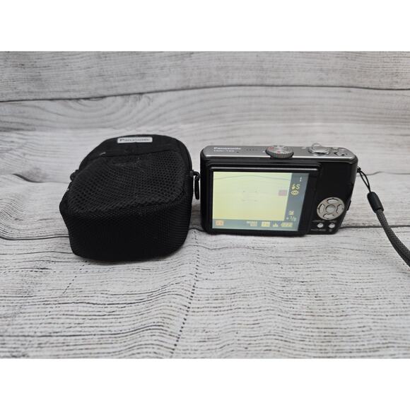 Panasonic Lumix DMC-TZ3 Digital Camera – Tested – w/ Battery Case